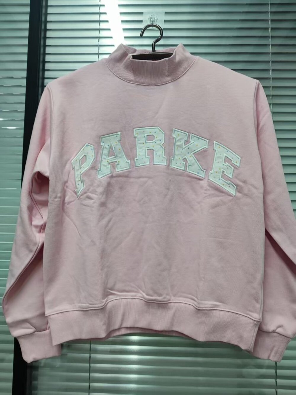 💖Size L/XL PARKE Pink Mock Neck Confetti Dot Arch Logo Sweatshirt